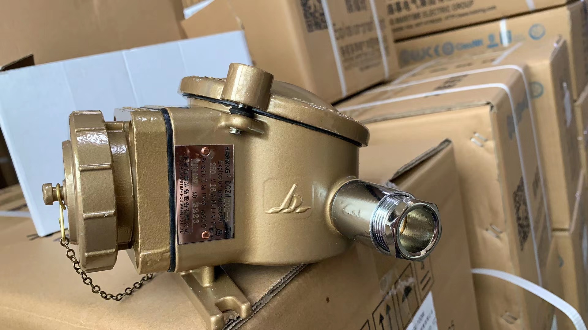 Marine explosion-proof socket-2