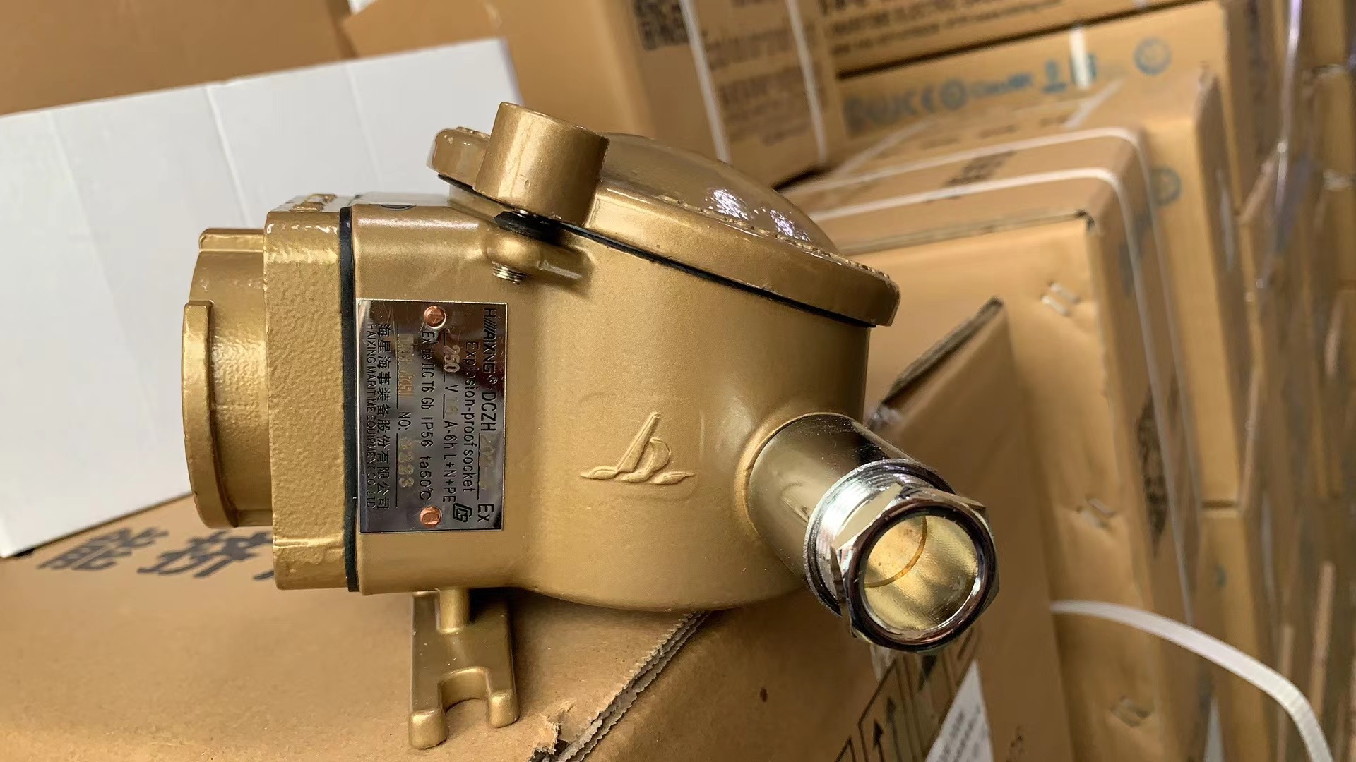 Marine explosion-proof socket